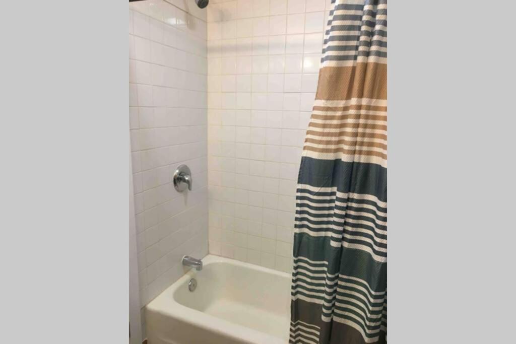 Just Like Being At Home- Newly Renovated Unit North Troy المظهر الخارجي الصورة