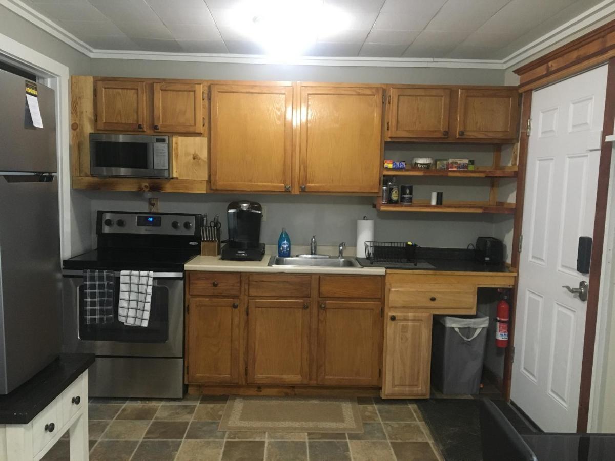 Just Like Being At Home- Newly Renovated Unit North Troy المظهر الخارجي الصورة
